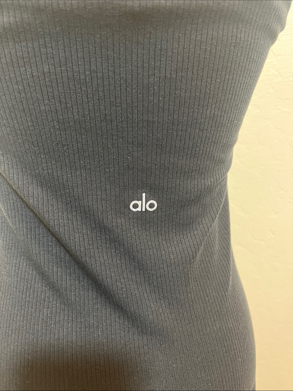 ALO Yoga NWOT Black Ribbed Square Neck Tank M - Picture 3 of 9